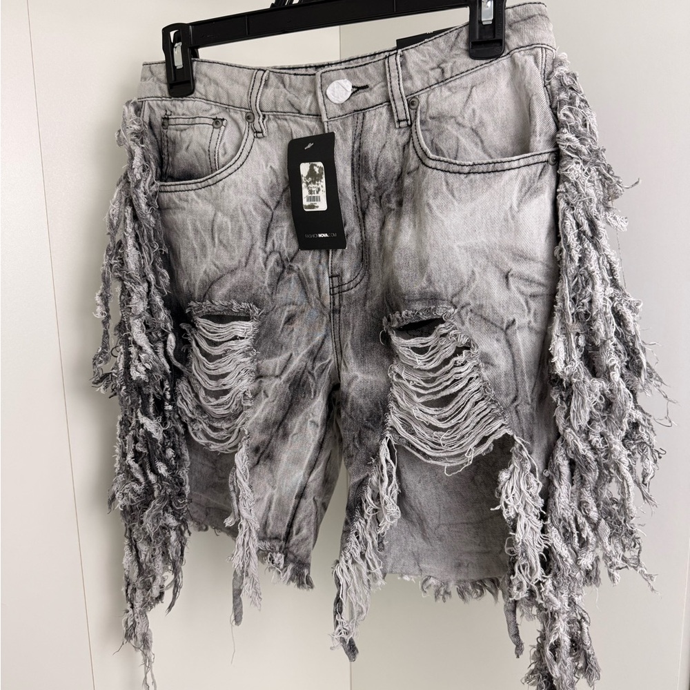 Fashion Nova Women's Distressed Fringe Denim Shorts - Gray